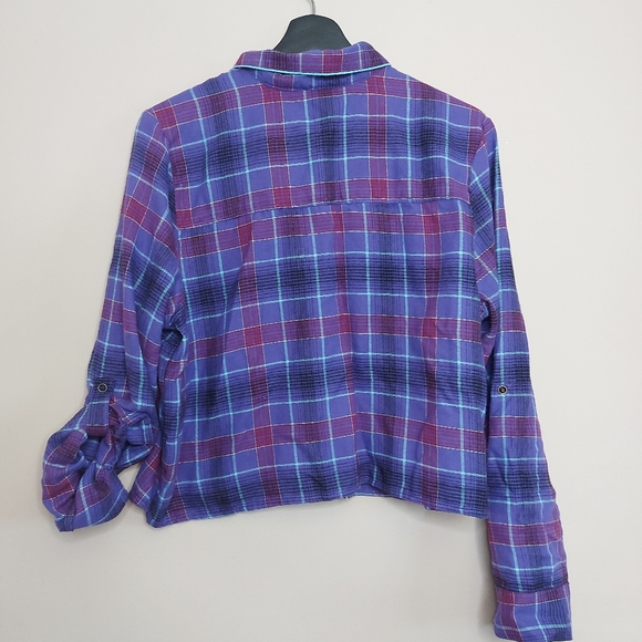 Make + Model plaid snap front crop shirt - Picture 7 of 7